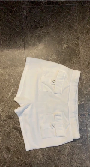 Y2k shortsen - Säljer de här fina y2k shortsen💕