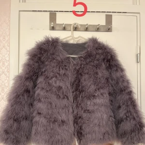 Strutspäls jacka  - Storlek M   Rökfritt hem 