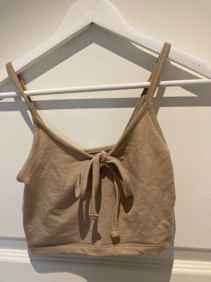 Linne - Ett jättefint linne från bikbok bra skick och inga defekter💞