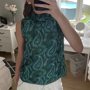 Grön blus - Grön blus, perfekt till hösten🤍