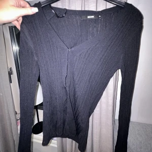 Festtopp svart xs - Svart genomskinlig topp xs aldrig använd då den it passar  Xs