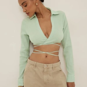 Grön topp  - Grön topp från nakd i storlek 38. Aldrig använd 🌸