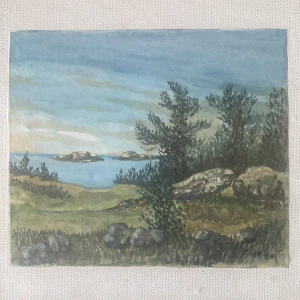 Akvarell tavla - Nedin akvarell tavla från en konstnär som har SF som signatur. Den är liten och passar överallt i ens fina hem.  Motivet är landskap