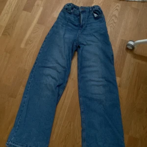 Baggy jeans - Baggy jeans smal midja 150+frakt