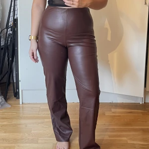 Bruna skinnbyxor - Bruna skinnbyxor stretchiga 