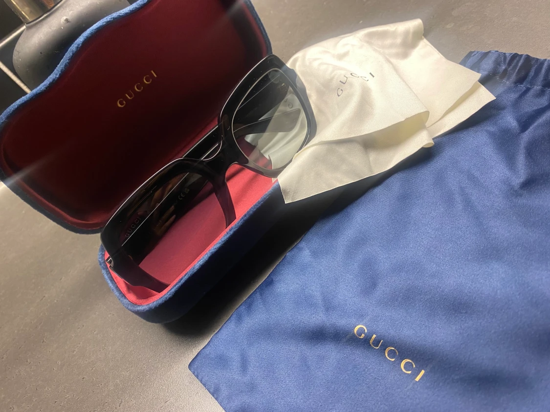 Gucci solglasögon  - 90