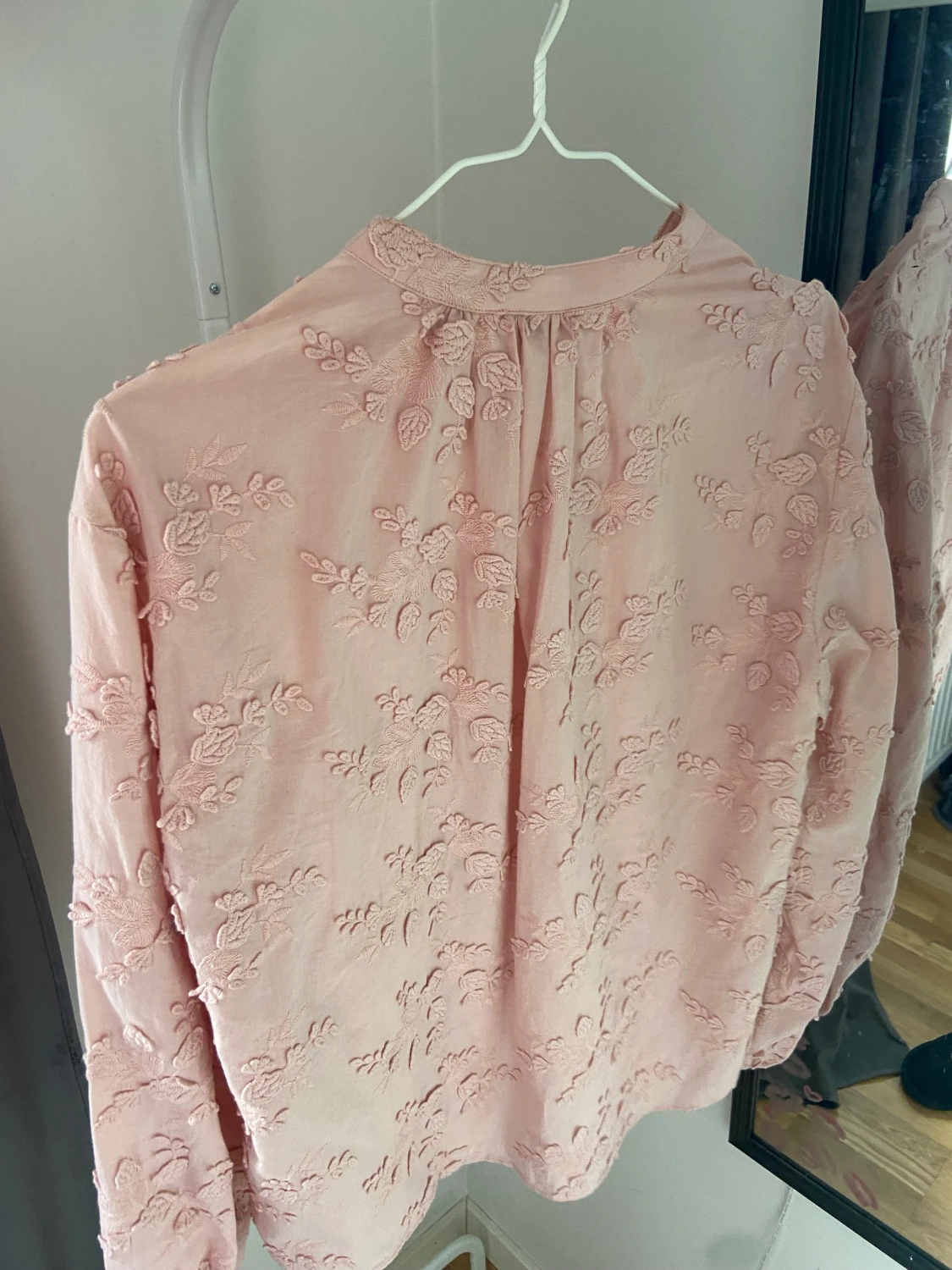 Säljer skjorta  - 90