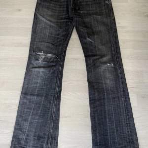 Unika diesel industri jeans. Säljer då dom e lite små på mig.  Passform W32 L32.