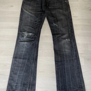 Disel industry jeans - Unika diesel industri jeans. Säljer då dom e lite små på mig.  Passform W32 L32.