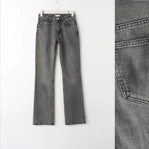Ginas full length flare jeans i storlek 36🤍sparsamt använda, köpta för 499