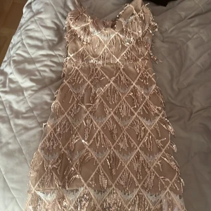 Klänning - Skitfin klänning som förtjänar mer kärlek