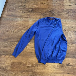 Morris sweatshirt  - Säljer en Morris sweatshirt storlek S