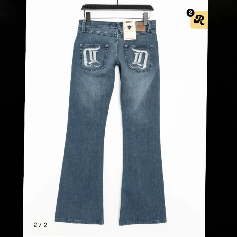 Diesel jeans, får lite användning av de men är i nyskick, storlek 27/28 🤍37cm midjemått tvärsöver. Nypris ca 2000kr. Jeans & Byxor.
