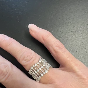 Lily and rose  ring - Lily and rose ring silver och strass