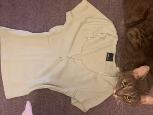 Topp - Väldigt söt tröja som jag inte andvänder längre (katten kommer ej med tyvärr)   Tryck gärna på köp nu💕💕