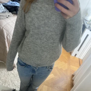 Stickadtröja - Superfin stickad tröja ifrån MSCH Copenhagen, tyvärr lite nopprig.