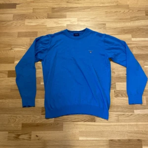 Gant sweatshirt  - Säljer en gant sweatshirt, storlek M. Köpt i Göteborg, skick 8,5/10. Bara att höra av er vid frågor eller funderingar 