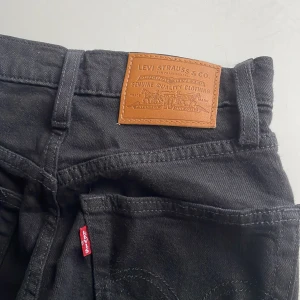 Levi’s ribcage straight - Levi’s i storlek W23L27 men är avklippta så kanske runt L26 istället