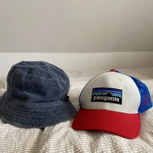 Hatt och keps - Så coola, 150 kr för patagonia och 50 kr för hatten💕🫶🏽