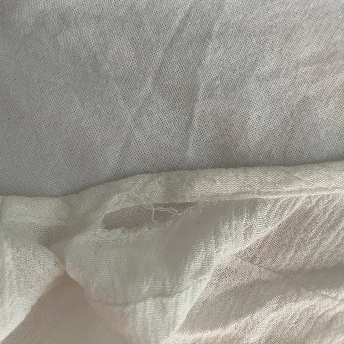 Ärmlös vit blus  - 91