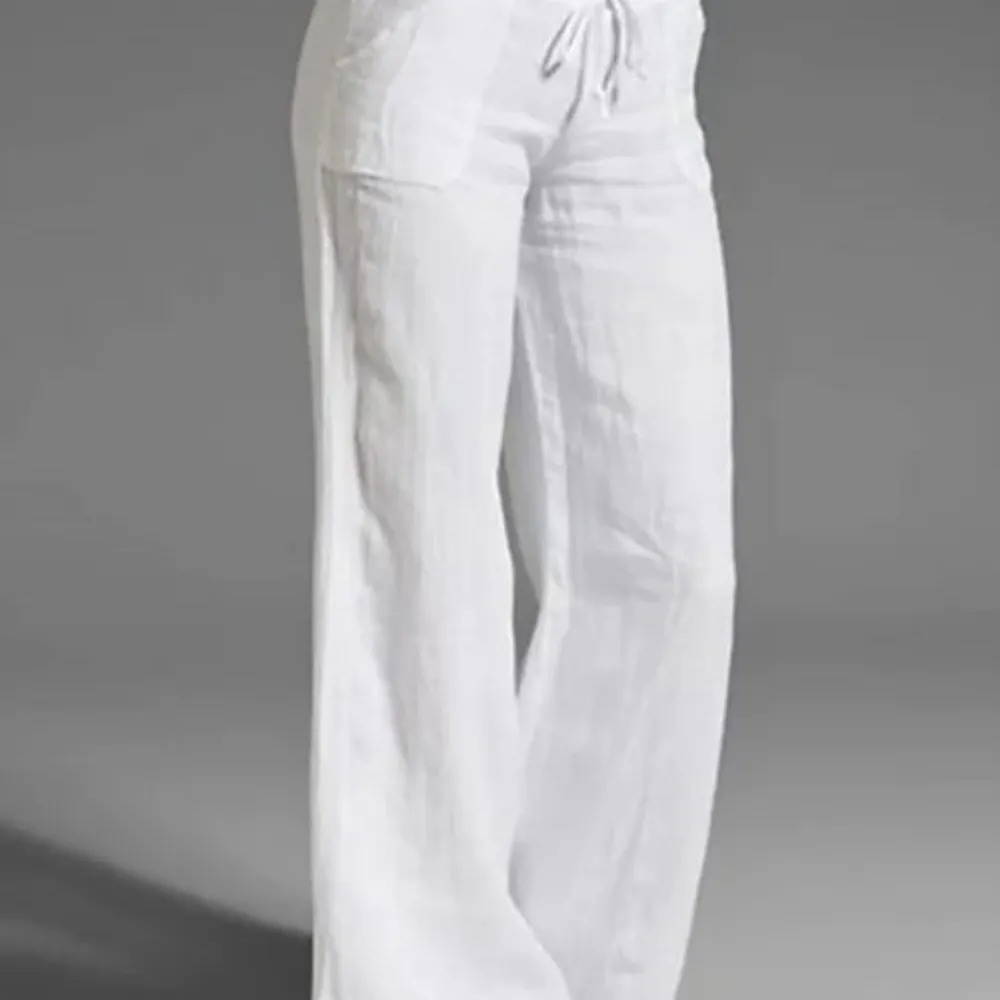 Säljer dessa jätte fina Lågmidjade linnebyxor💕. Jeans & Byxor.