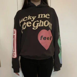 Kanye Wests hoddie - Lucky me I see ghosts hoddie😍😍