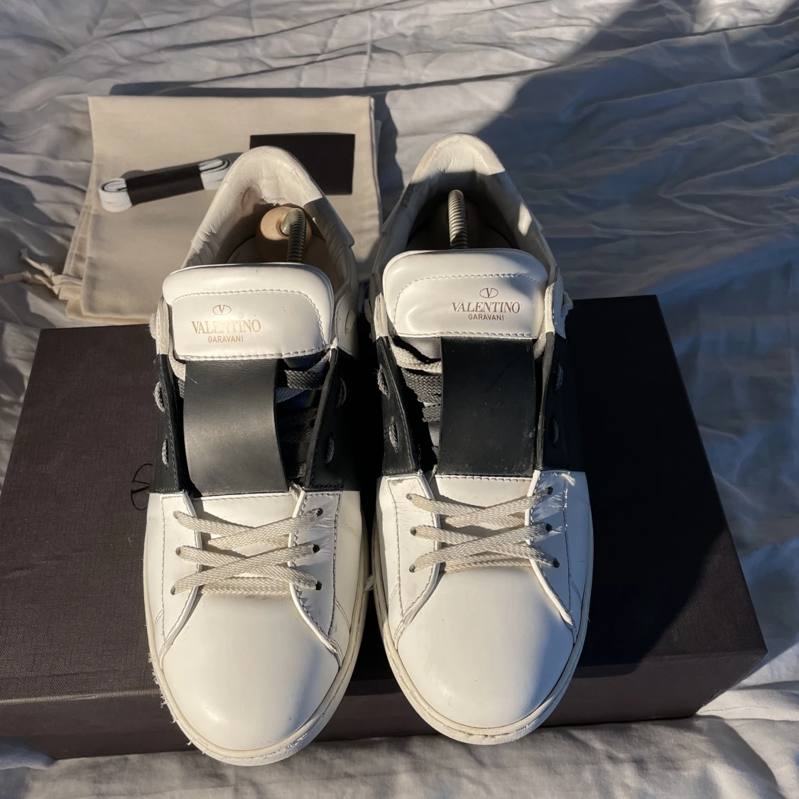 Valentino Garavani Rockstud Low-Top Sneakers - 90