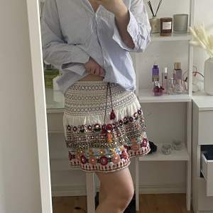 Super söt och trendig kjol från Zara 