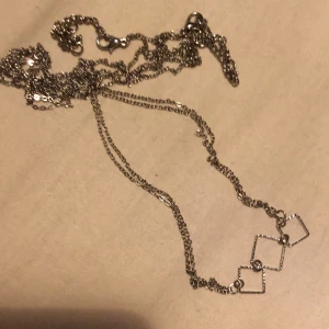 Body chain - Aldrig använd  body chain Kolla in min sida för mer smycken/ kläder m.m✨😇