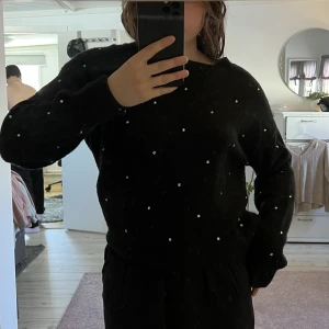 Stickad tröja - Superfin att ha över kjol osv🫶