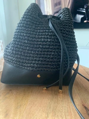 Ralph Lauren Väska  - Använd lite bara därav priset! 