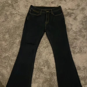 Jeans - Säljer dessa brandy jeans då de inte kommer till användning. Aldrig använt, har inga defekter och är i nyskick!  Nypris är 454kr men säljer den för 227kr  Köparen står för frakten 🥰