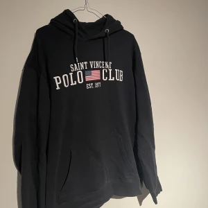 Tröja - Säljer denna hoodien bara använt den en gångskick 8/10 nypris 349kr