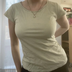 T-shirt (Acne Studios) - Så fin färg! 36! Köparen står för frakt!❤️❤️❤️