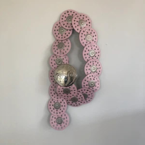 Y2k bälte/skärp - Så trendigt y2k skärp! I använt men fint skick! 