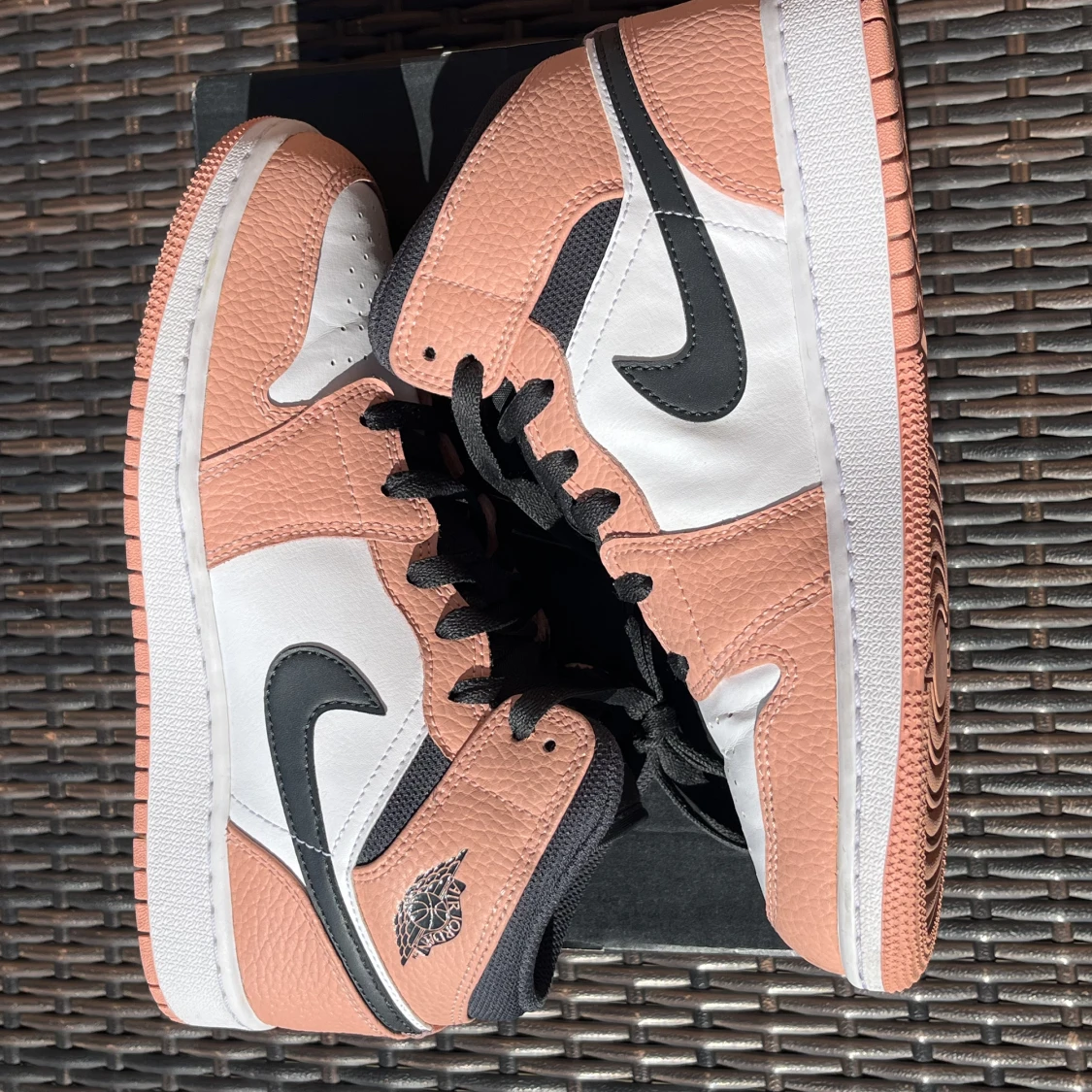 Jordan 1 Mid Pink Quartz strl 38,5 - 90