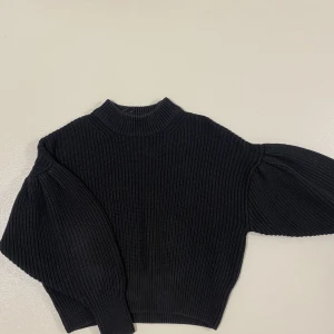 Tjocktröja  - Använt fåtal gånger men verkligen så skön tröja!! Pris kan diskuteras 