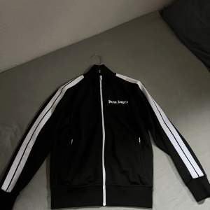 Palm angels tracktop  Cond - helt ny Size - M  Pm vid intresse eller fler bilder 