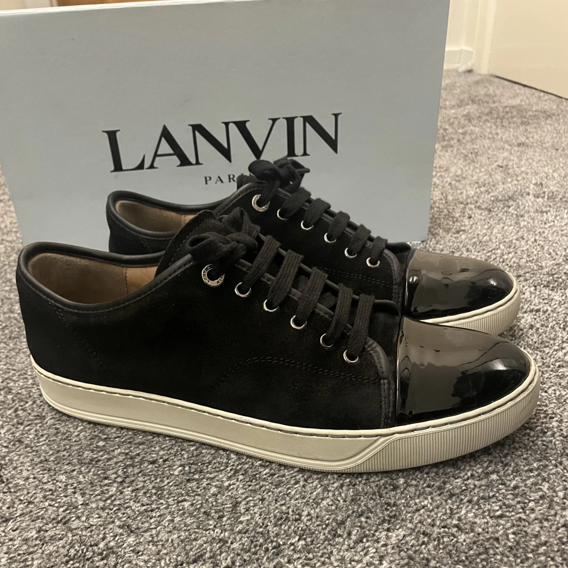 Lanvin  - 90