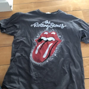 Rolling Stones tröja  - Rollingstones tröja! Aldrig använd!💞