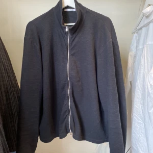 Our legacy tröja - Our legacy shrunken full zip polo, inga flaws 8/10, ordinarie pris 2700kr