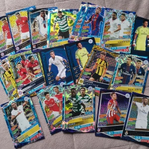 Fotbollskort  - 120st kort Kom med prisförslag  (alla kort är inte med på bild) 