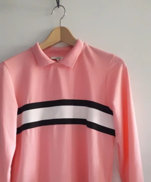 Ganni troja  - Rosa tröja från ganni