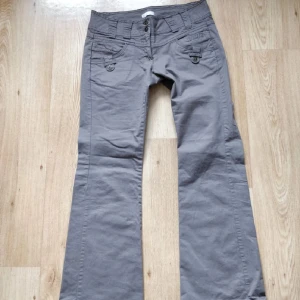 Cargo byxor - Bra skick inga problem skit snygga kommer inte till användning 