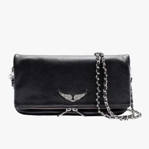 ZADIG VÄSKA - Säljer min älskade Zadig väska pga att den inte kommer till användning längre. Köpt för ungefär 1 år sen o jätte fint skick! Tyvärr har långa kedjan försvunnit så endast axelbands kedjan finns🤍