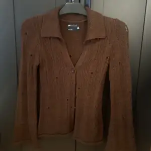 En Asos brun tröja, aldrig använd!