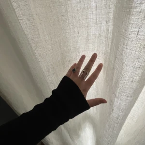 Cool ring - Så snygg ring som påminner om Maria Nilsdotter😍justerbar❤️