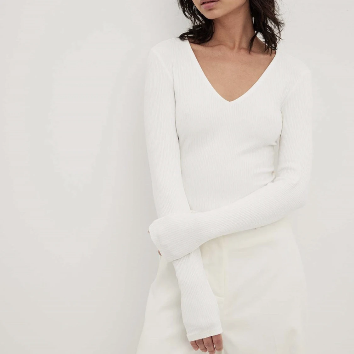 Vit ribbad tröja