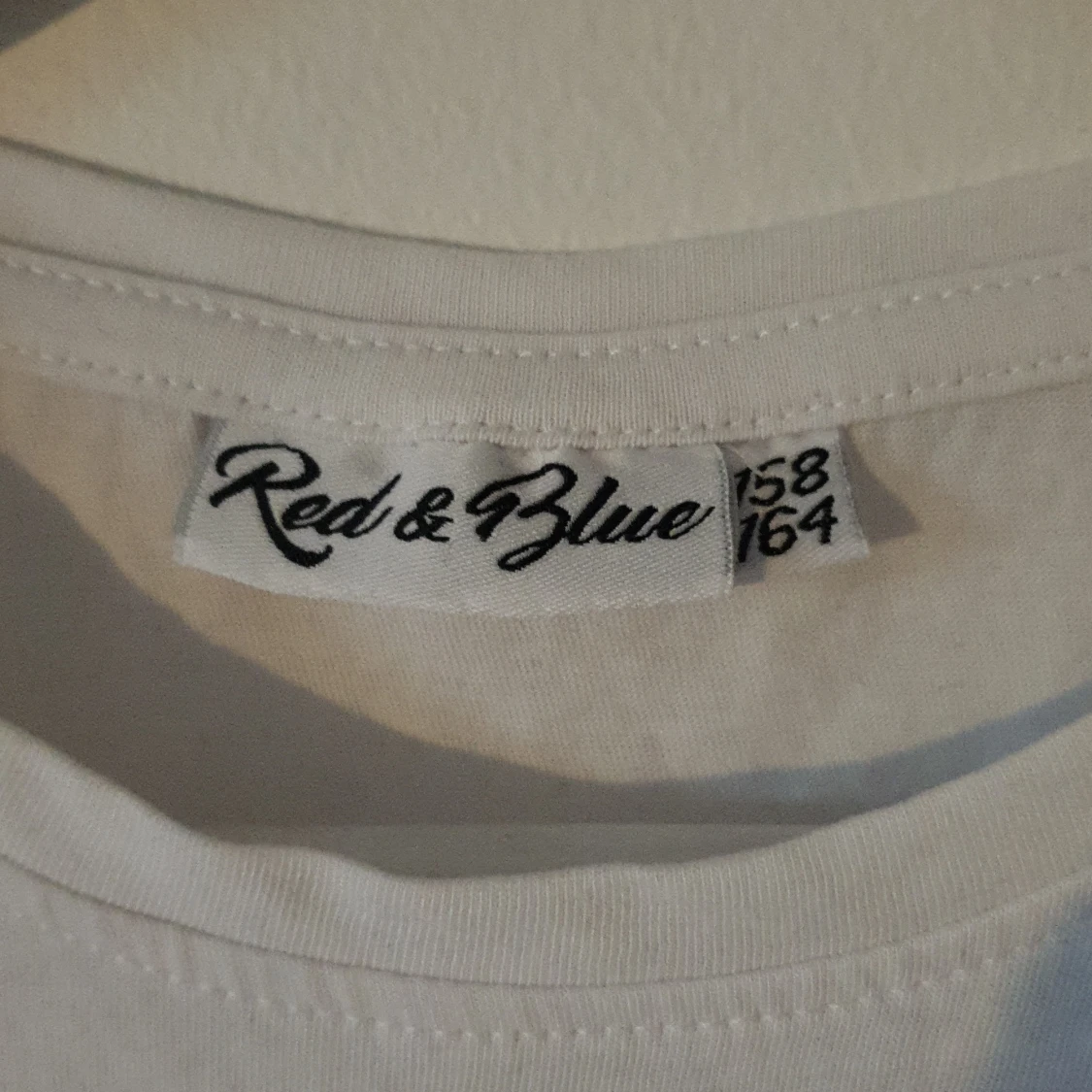 Vit t-shirt med tryck - 90