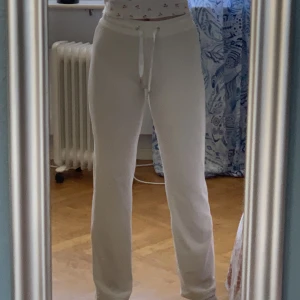 Byxor - Mjukisbyxor från gina tricot, lite genomskinliga, bara använd runt 2 gånger, BYXORNA ÄR RESERVERADE